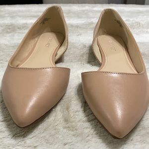 Nude flats by Nine West.  Size 9.5.  Minimal wear.  Great condition!